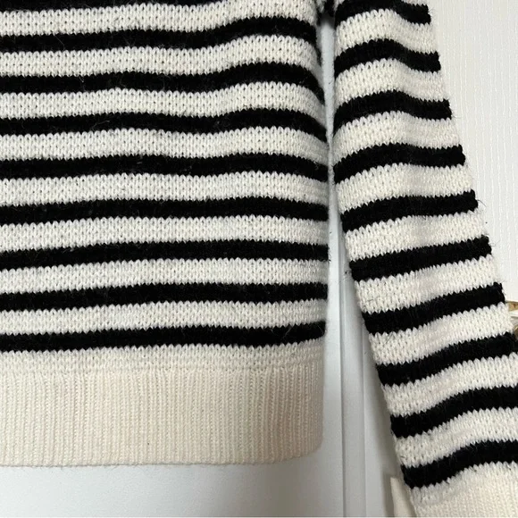 Stripped Sweater - Picture 4 of 5